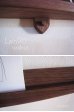 画像3: 【ウォールシェルフ/壁掛け棚】ＬＡＩＮ（ライン）90ウォールナットモデル　スリムでおしゃれ　壁がギャラリーになる 木製壁掛け飾り棚 (3)