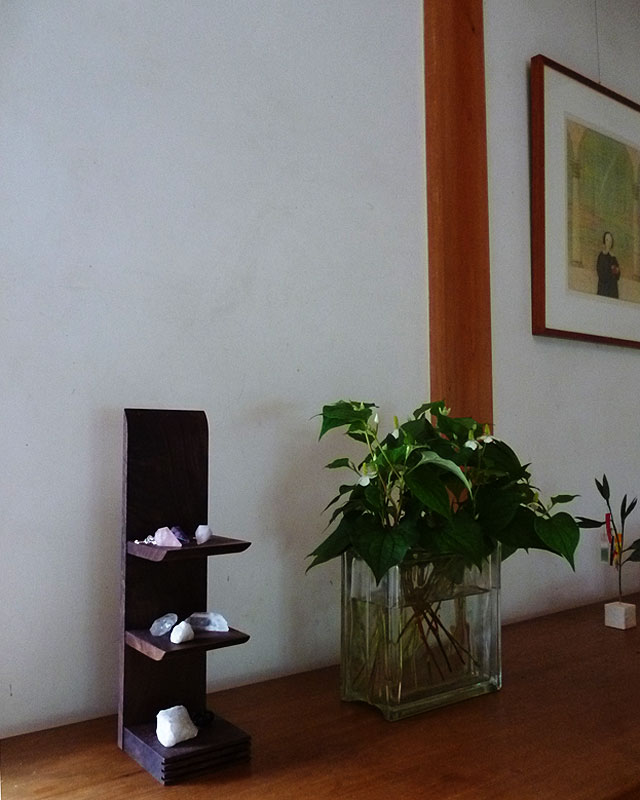 パワーストーンシェルフ 部屋